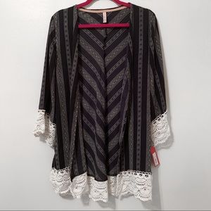 ✨NWT✨ Xhilaration Kimono Cardigan - Black/White